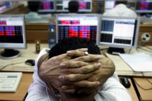  शेयर बाजार 'धड़ाम' चंद घंटों में निवेशकों के 9 लाख करोड़ रुपये से अधिक डूबे