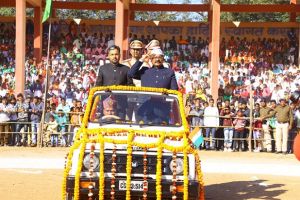  जशपुर जिले में हर्षोल्लास से मनाया गया गणतंत्र दिवस, जिला मुख्यालय जशपुर में मंत्री श्री भगत ने ध्वजा रोहण किया