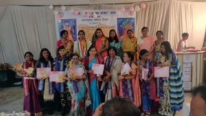  दुर्ग : बगराबो आखर अंजोर कार्यक्रम में अच्छा काम कर रही महिलाओं का हुआ सम्मान