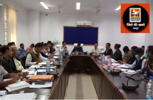 जशपुर : नगरीय निकाय के अधिकारियों को खाद बनाने में प्रगति लाने के सख्त निर्देश