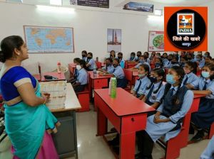 जशपुर :  सफलता की कहानी- वानांचल के बच्चे भी अब निजी स्कूल के तर्ज पर शासकीय अंग्रेजी माध्यम स्कूल में  कर रहें हैं पढ़ाई  