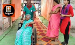  90 वर्षीय बुजुर्ग महिला मतदाता श्रीमती रोहनी बाई ने किया मतदान