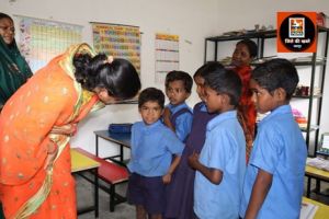 मंत्री श्रीमती लक्ष्मी राजवाड़े ने शासकीय प्राथमिक शाला भींजपुर पहुंचकर बच्चों का जाना हालचाल