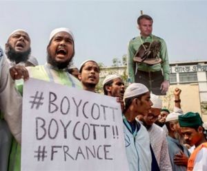 बंग्‍लादेश में पैगंबर के कार्टून के विरोध में सड़कों पर उमड़ा हुजूम, फ्रांस के खिलाफ मुस्लिम देशों में थम नहीं रहा गुस्‍सा
