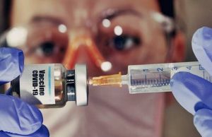 कोरोना महामारी के बीच वैक्‍सीन देने की तैयारी में जुटा ट्रंप प्रशासन, सोमवार को राज्‍यों को मिलेगी पहली खेप