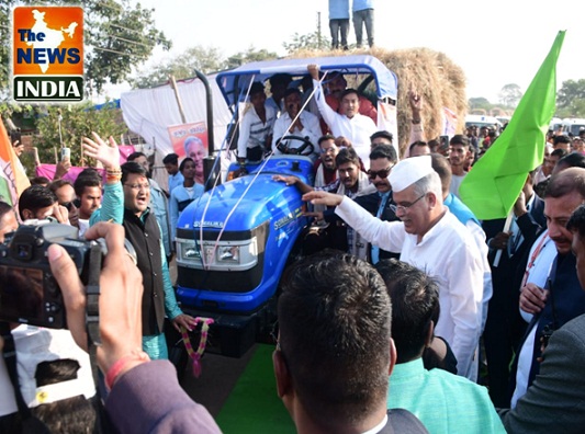 100 ट्रैक्टर पैरा दान करने वाले सुरगी के किसानों ने पेश की मिसाल: मुख्यमंत्री श्री भूपेश बघेल