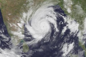  बंगाल की खाड़ी में उठा चक्रवात तूफान अम्फान सुपर साइक्लोन में बदला, 8 राज्यों में मचा सकती है तबाही 