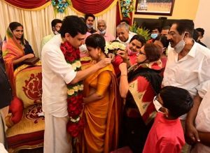  केरल: DYFI चीफ मोहम्मद रियास से हुई CM पी. विजयन की बेटी की शादी