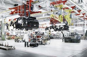  टाटा मोटर्स की अधिग्रहित कंपनी जगुआर लैंड रोवर 1,000 कर्मचारियों को देगा हमेशा के लिए छुट्टी 