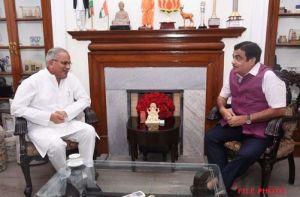 रायपुर :  विभिन्न मांगो को लेकर मुख्यमंत्री भूपेश बघेल ने केन्द्रीय सड़क परिवहन एवं राजमार्ग मंत्री नितिन गड़करी को लिखा पत्र