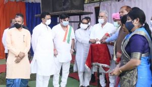 रायपुर : मुख्यमंत्री ने जगदलपुर में रखी झीरम शहीद स्मारक की आधारशिला : बस्तरवासियों को दी 541 करोड़ से अधिक के विकास कार्यों की सौगात