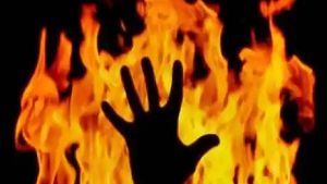  यूपी : अमेठी में दलित ग्राम प्रधान पति की जलाकर हत्या