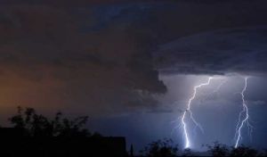  भारतीय मौसम विभाग : देश के कई राज्यों में आंधी-तूफान की आशंका, 5 दिनों के लिए जारी हुआ अलर्ट 