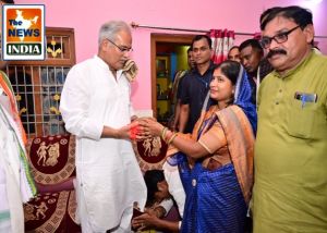  मुख्यमंत्री श्री भूपेश बघेल पहुंचे पिहरीद, रेस्क्यू ऑपरेशन से सुरक्षित निकाले गए नन्हे राहुल के परिवार से मिले