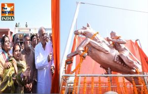  मुख्यमंत्री श्री भूपेश बघेल ने ग्राम घुमका में रानी अवंती बाई की प्रतिमा का किया अनावरण