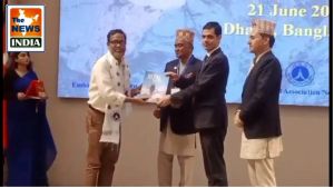 नेपाल पर्यटन बोर्ड और नेपाल दूतावास की पहल के तहत अंतरराष्ट्रीय सेमिनार में सार्क जर्नलिस्ट फोरम के महासचिव अब्दुर रहमान को सम्मानित करते हुए।