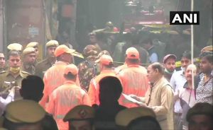  दिल्ली: फैक्टरी में लगी भीषण आग से अब तक 43 मजदूरों की मौत