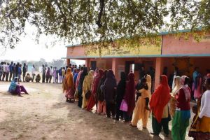  झारखंड विधानसभा चुनाव : तीसरे चरण के चुनाव के लिए आज 17 विधानसभा सीटों पर मतदान जारी 
