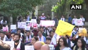  नागरिकता संशोधन एक्ट का विरोध : पश्चिम बंगाल, असम,नगालैंड में प्रदर्शन से जनजीवन प्रभावित