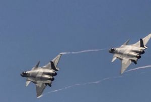  लद्दाख सीमा पर भारत-चीन के बीच तनाव, उड़ान भर रहे हैं चीन के लड़ाकू विमान !