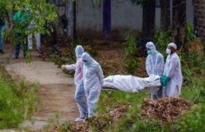 कोरोना संकट: देश में महामारी से मौत की आंकड़ा एक लाख के करीब पहुंचा