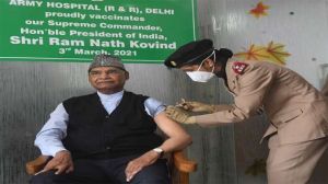 राष्ट्रपति रामनाथ कोविंद ने लगवाया टीका, दिल्‍ली के आर आर अस्पताल में कोविड टीकाकरण की पहली डोज ली