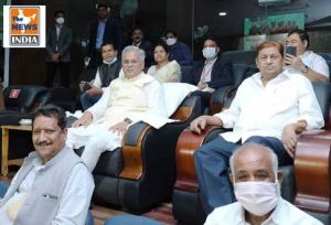 शानदार आतिशबाजी के बीच मुख्यमंत्री श्री भूपेश बघेल ने रोड सेफ्टी क्रिकेट वर्ल्ड सीरीज का किया शुभारंभ