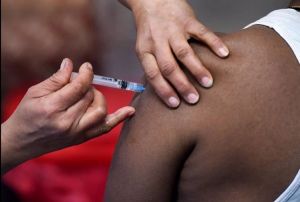  सरकार ने की वैक्सीन के कारण पहली मौत की पुष्टि!