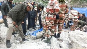अमरनाथ गुफा के पास बादल फटने से  अब तक 16 लोगों की मौत 