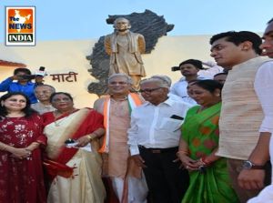 मुख्यमंत्री ने स्व. दाऊ वासुदेव चन्द्राकर की प्रतिमा का किया अनावरण 